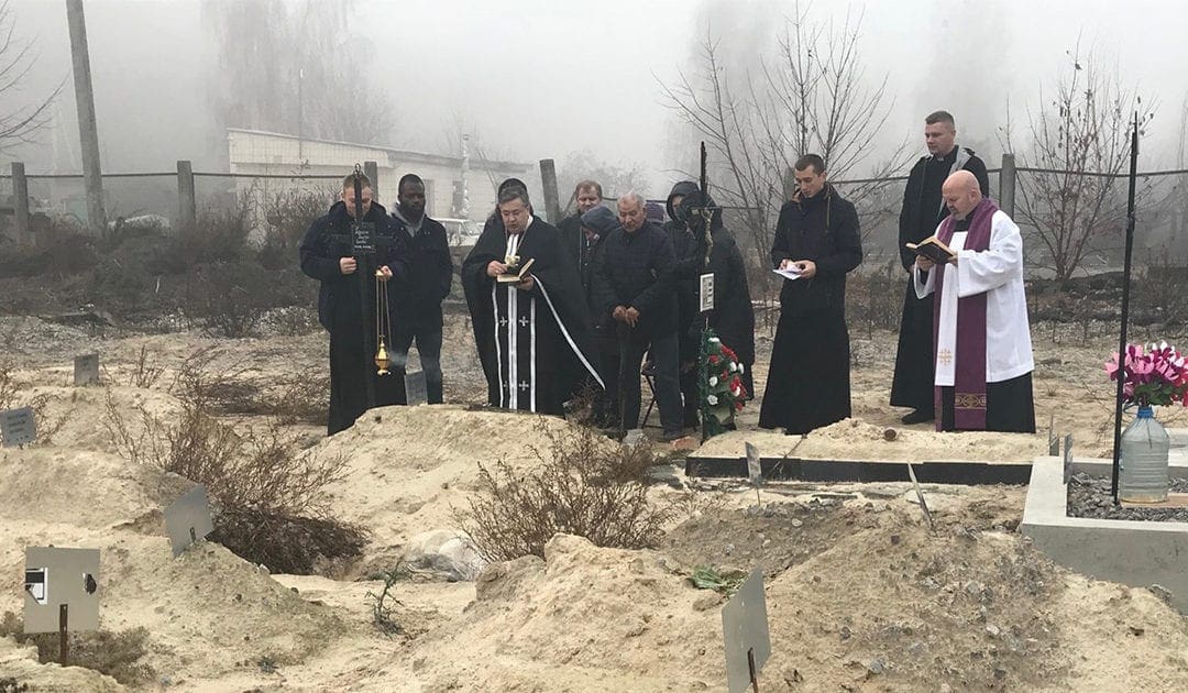 Vincentian Family in Kyiv (Ukraine) Visited the Graves of Homeless People to Pray for the Souls of the Dead