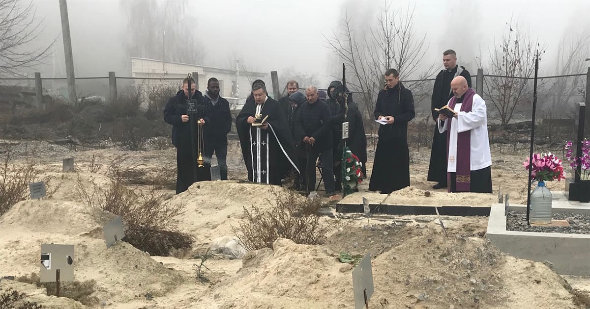 Vincentian Family in Kyiv (Ukraine) Visited the Graves of Homeless People to Pray for the Souls of the Dead
