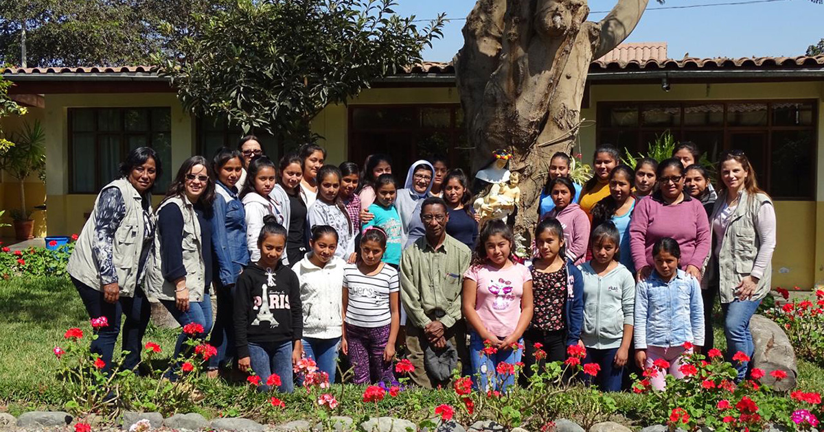 The “Santa Rosa” boarding school in Moro (Peru)