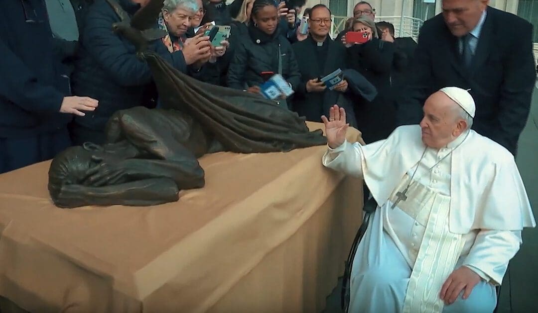 Francis blessed “Sheltering”, a sculpture that promotes the Vincentian Family’s “13 Houses Campaign”