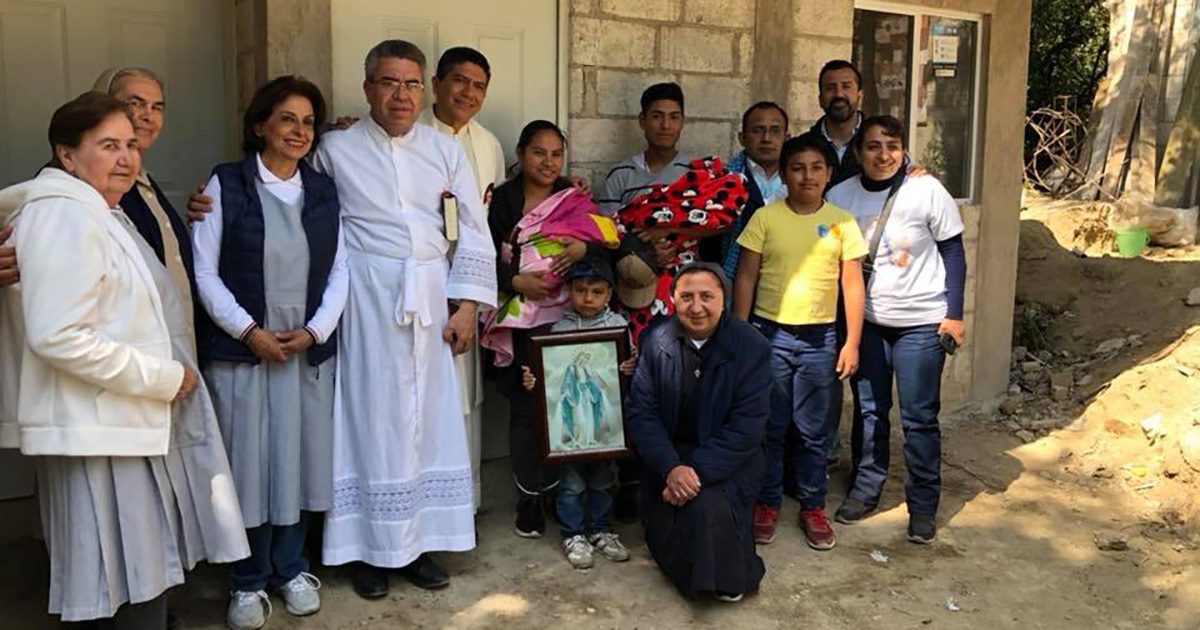 La Famiglia Vincenziana del Messico consegna 15 case alle vittime del terremoto