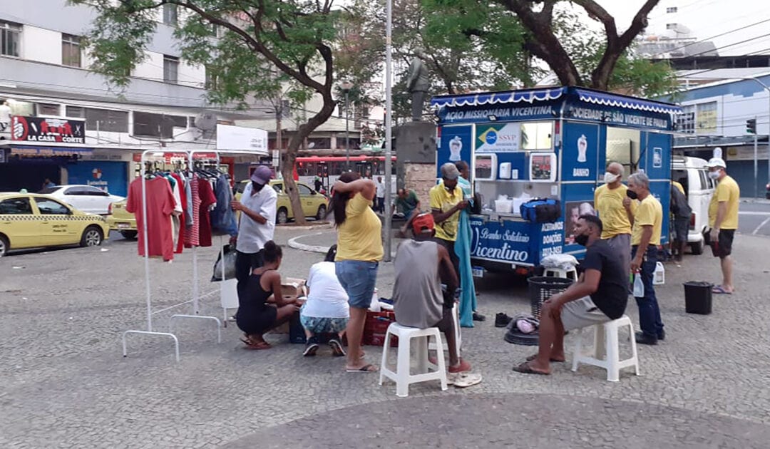 Projeto Banho Solidário Vicentino chega a 250 banhos em pessoas em situação de rua em Juiz de Fora (Brasil)