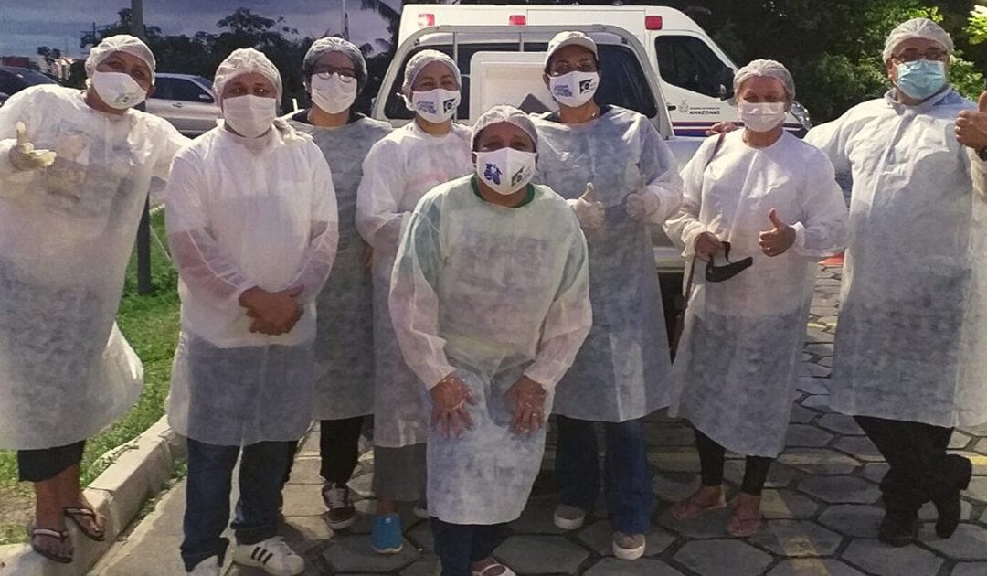 Projeto Doutores da Caridade leva ajuda a familiares de pacientes com Covid-19 em Manaus (Brasil)